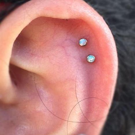 G23 Titanium Threadless Push In Flat Opal Labret Tragus